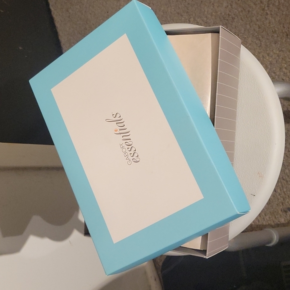 Wig - Picture 4 of 4